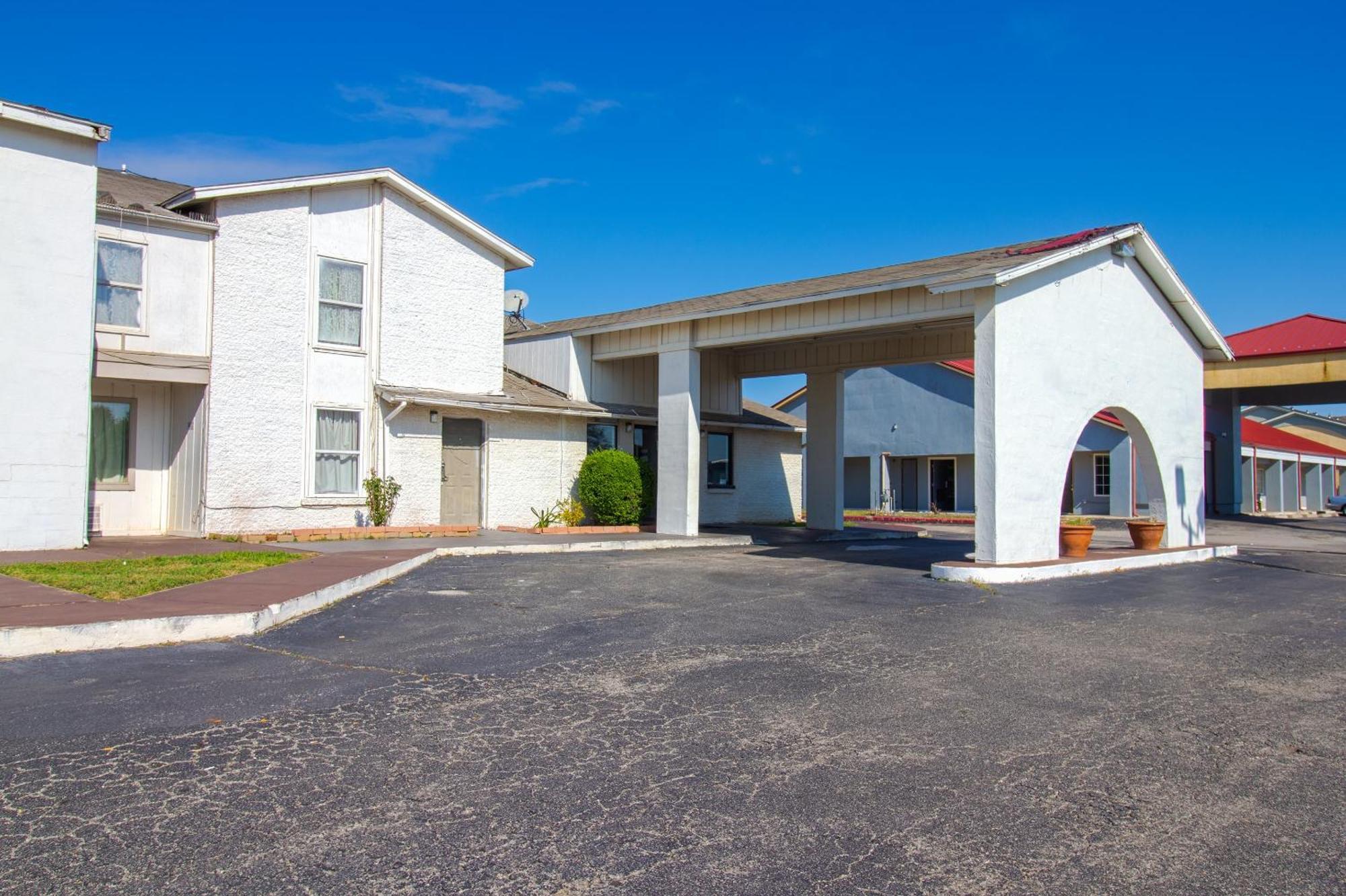 Studio Inn Extended Stay Oklahoma City Airport By Oyo Zewnętrze zdjęcie