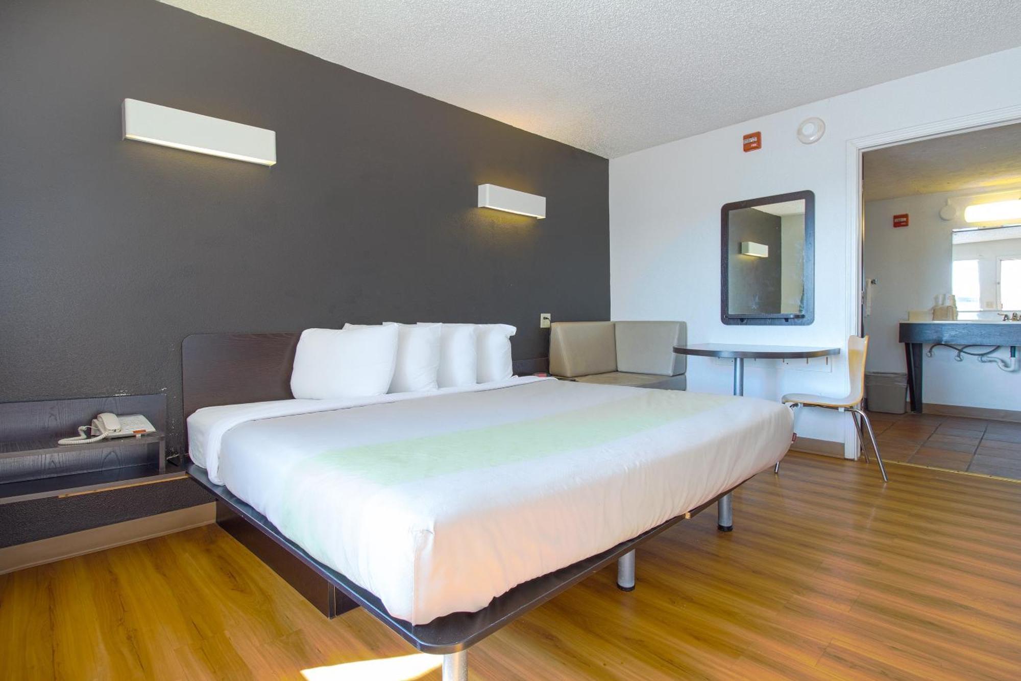 Studio Inn Extended Stay Oklahoma City Airport By Oyo Zewnętrze zdjęcie