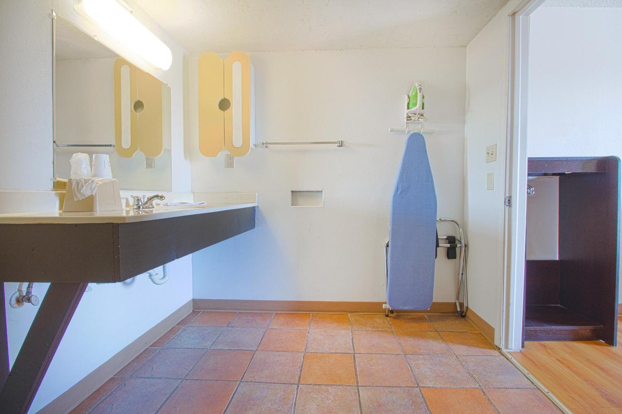 Studio Inn Extended Stay Oklahoma City Airport By Oyo Zewnętrze zdjęcie