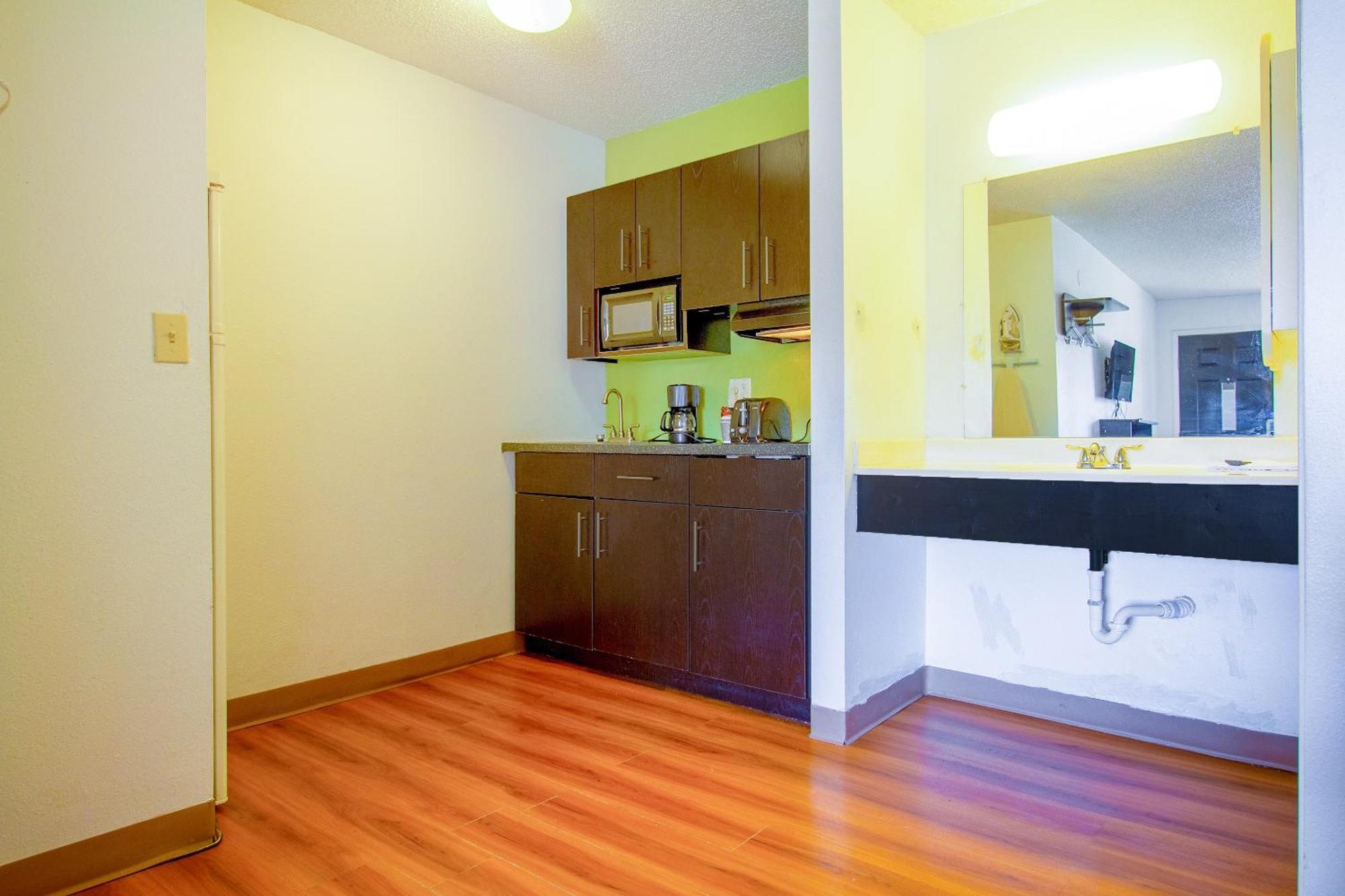 Studio Inn Extended Stay Oklahoma City Airport By Oyo Zewnętrze zdjęcie