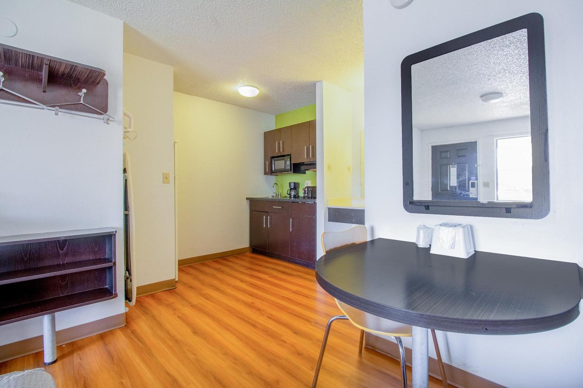 Studio Inn Extended Stay Oklahoma City Airport By Oyo Zewnętrze zdjęcie