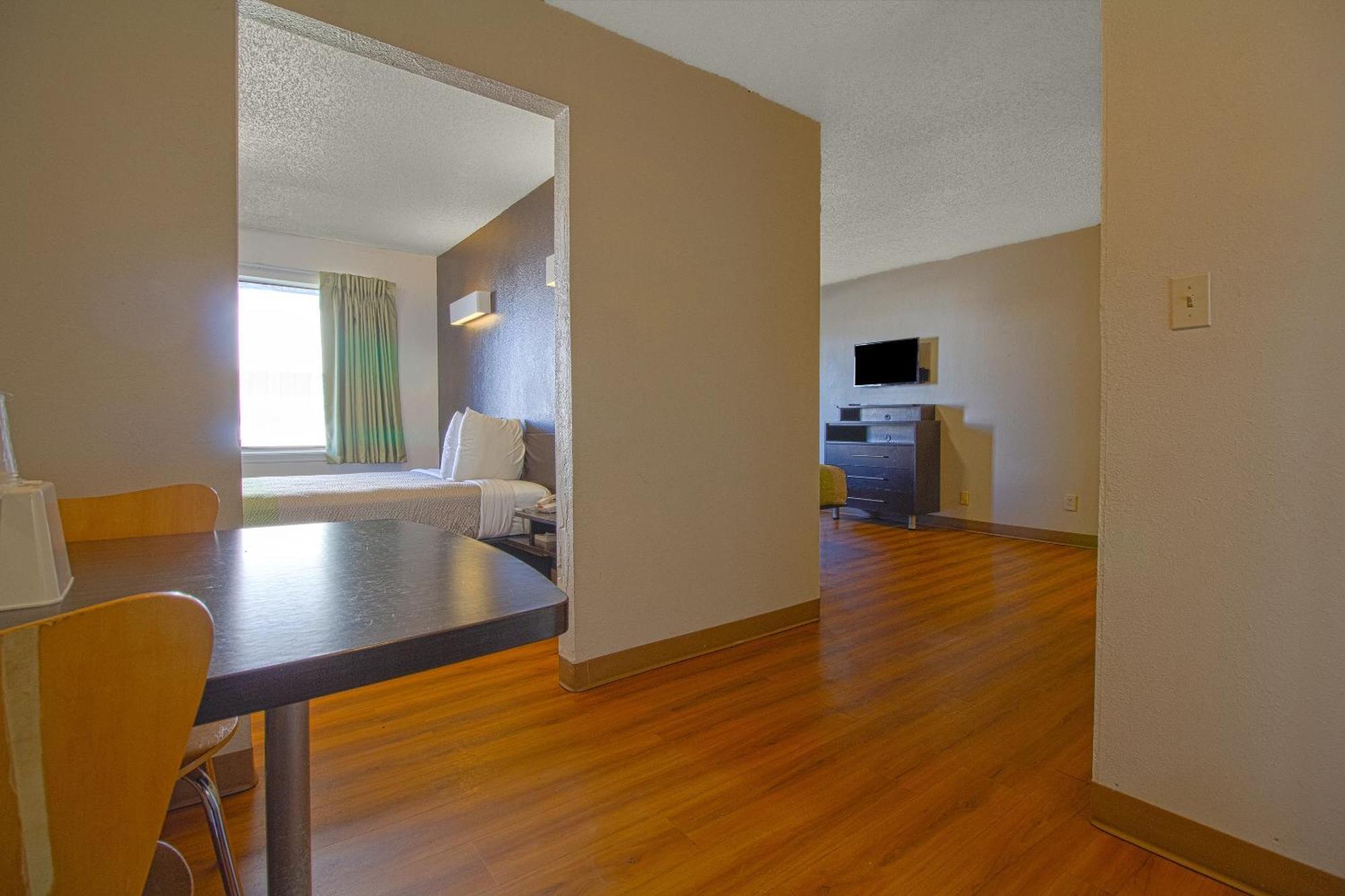 Studio Inn Extended Stay Oklahoma City Airport By Oyo Zewnętrze zdjęcie